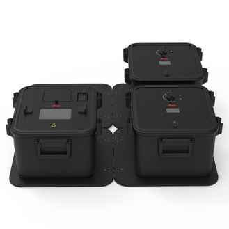 Bloc d’alimentation du Leica Pegasus TRK avec trois batteries à charge rapide, doté d’un écran LCD couleur pour une surveillance en temps réel de l’état et permettant un remplacement à chaud pour étendre les temps de relevé.